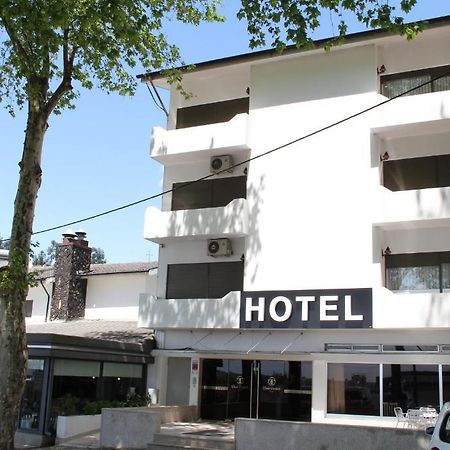 Hotel Chale Paredes Bagian luar foto