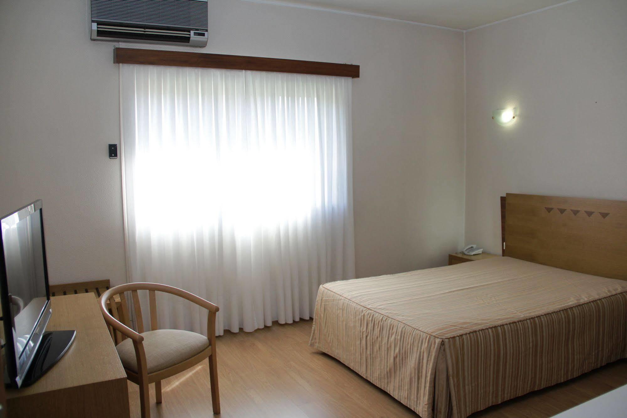 Hotel Chale Paredes Bagian luar foto