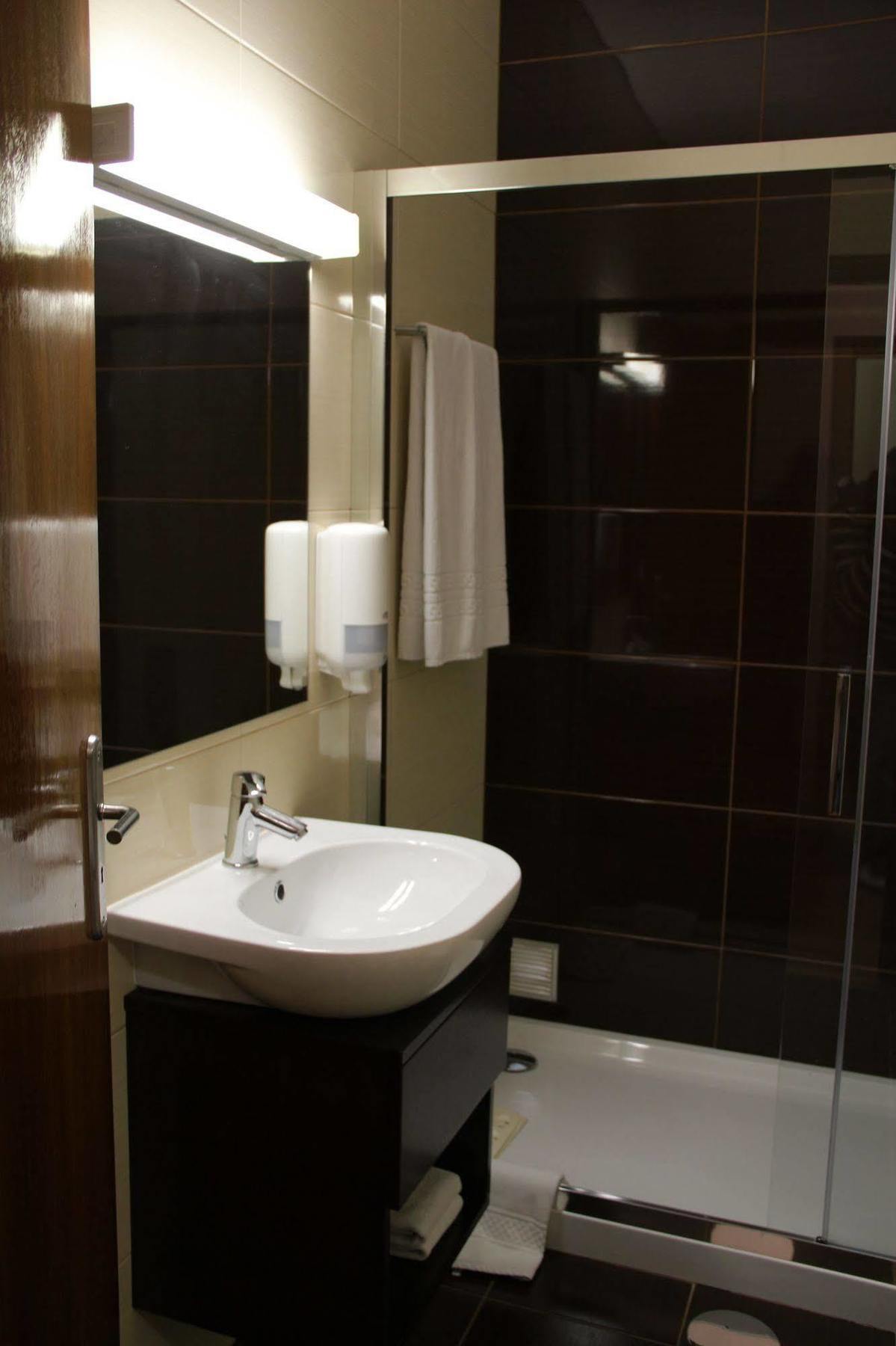 Hotel Chale Paredes Bagian luar foto