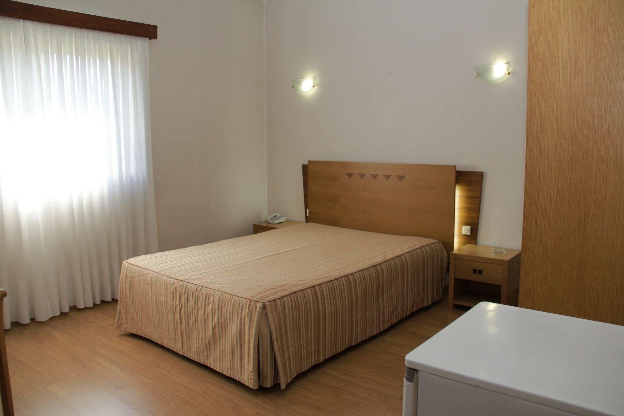 Hotel Chale Paredes Bagian luar foto